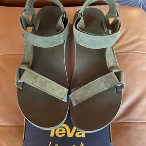 Teva Men’s Universal Full Grain Leather Sandal